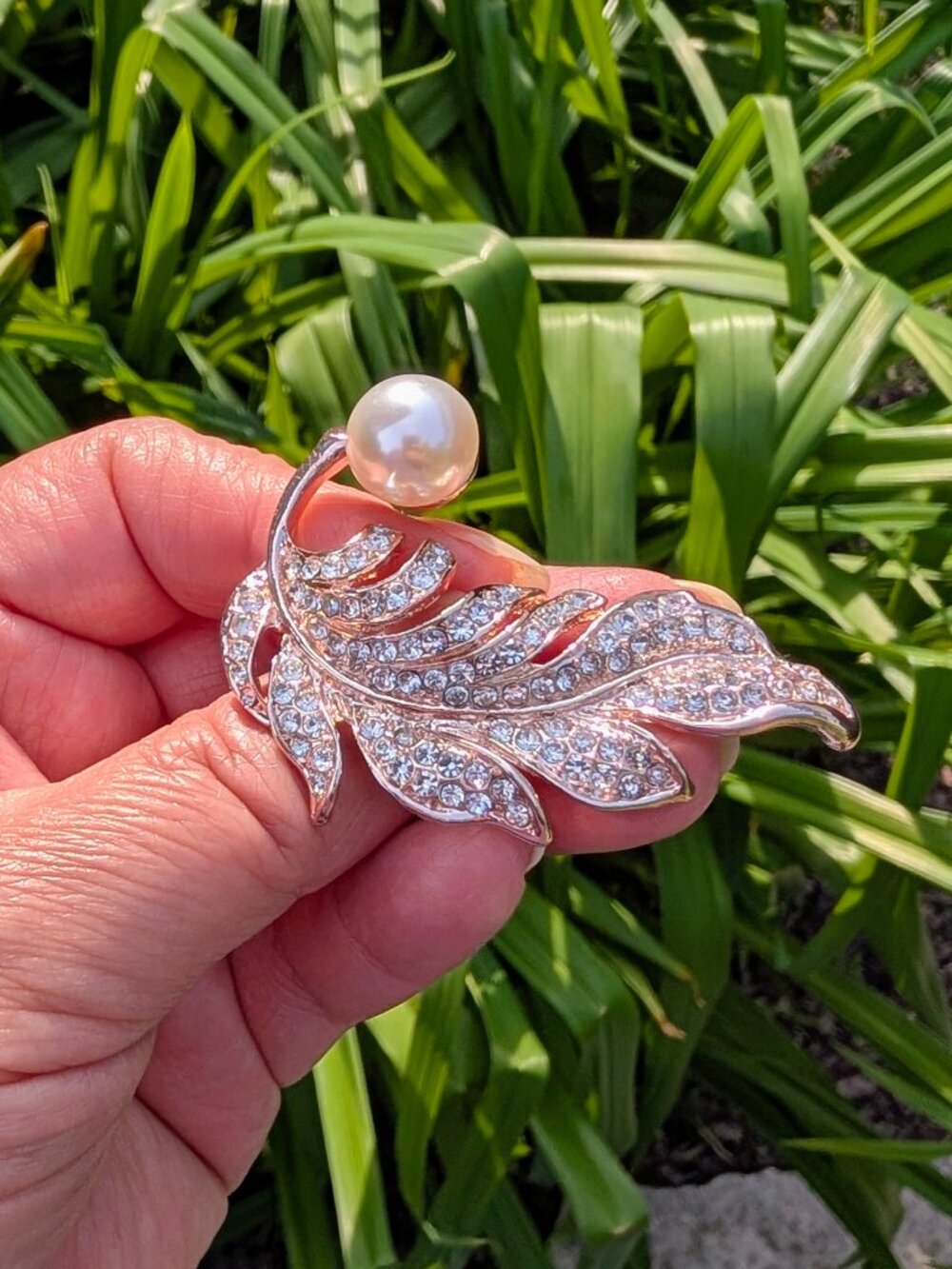 Pave Gold-Tone Feather Brooch with a Single Faux Pearl - NWOT